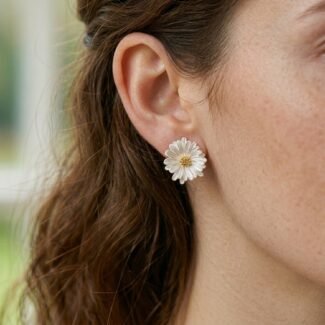 Metal Daisy s925 Silver Needle Earrings