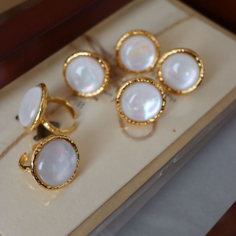 Ring Pearl - French Seine Nacre, gold