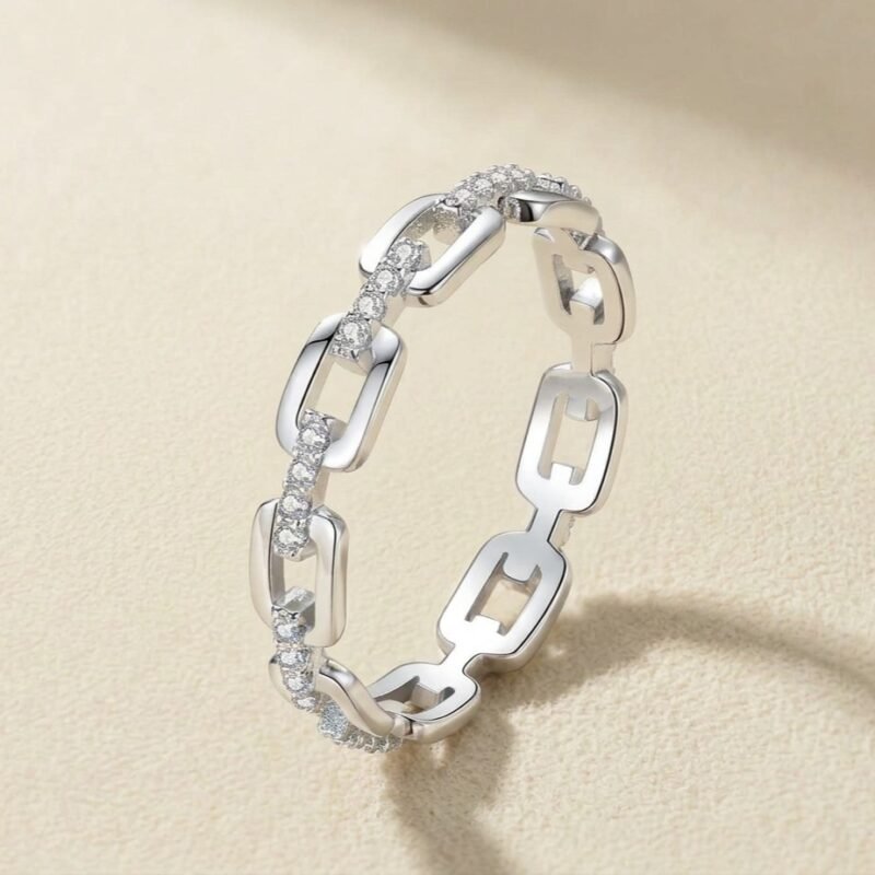 Chain Link Ring - Silver Radiance